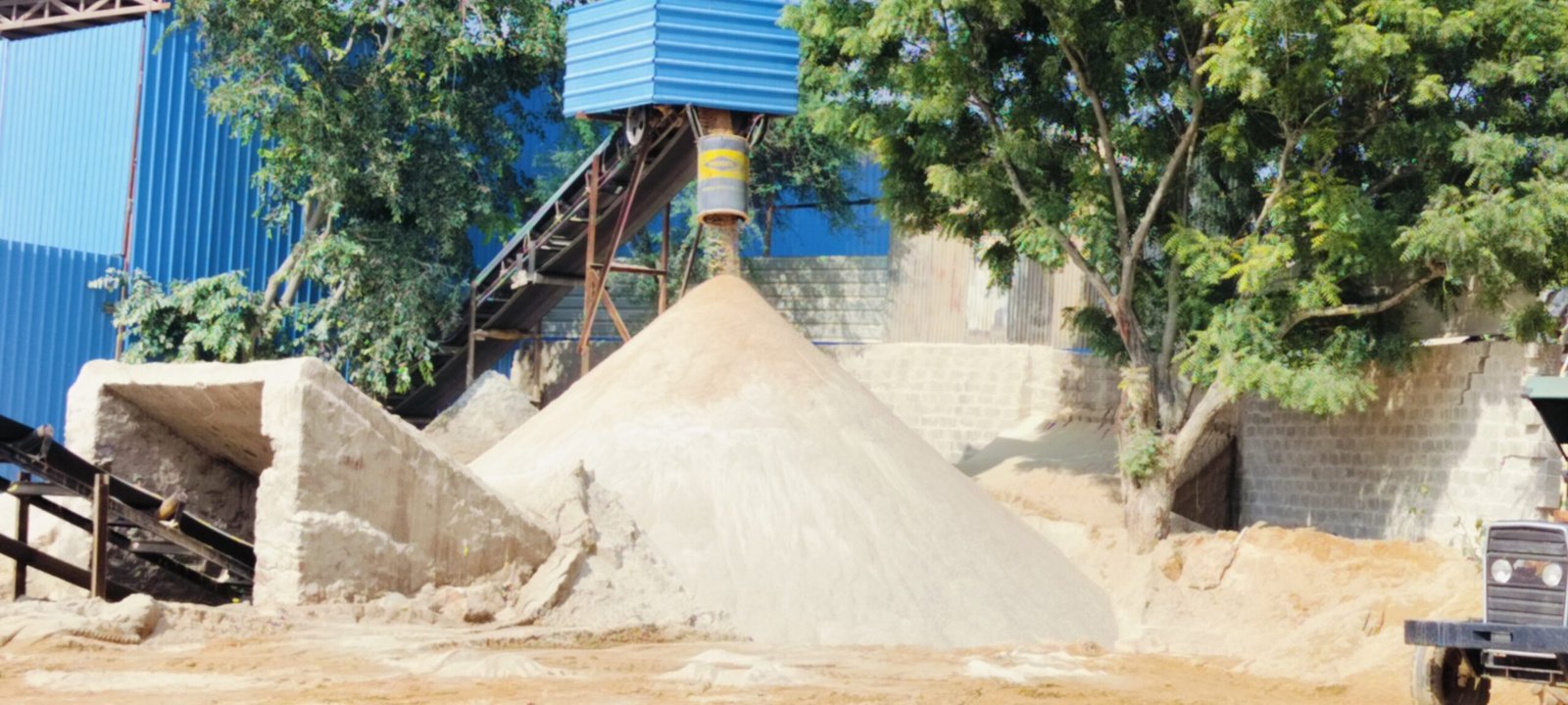 crushers manufacturers, Mobile crushers, mobile screens, dry classifiers, in india